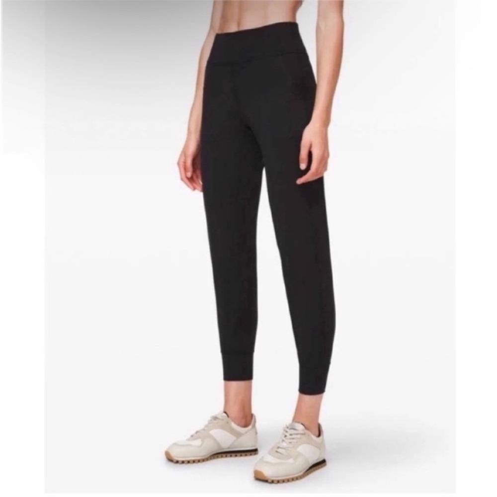 Lululemon Black Align Joggers 28”